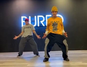 Show de baile durante un evento corporativo